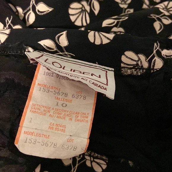 Black Flowy skirt with cream flower pattern - Picture 5 of 5